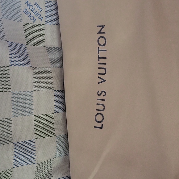 Designer bag gorgeous large tote and shoulder dust cover ✨️ ♥️sold out last one - Picture 2 of 7